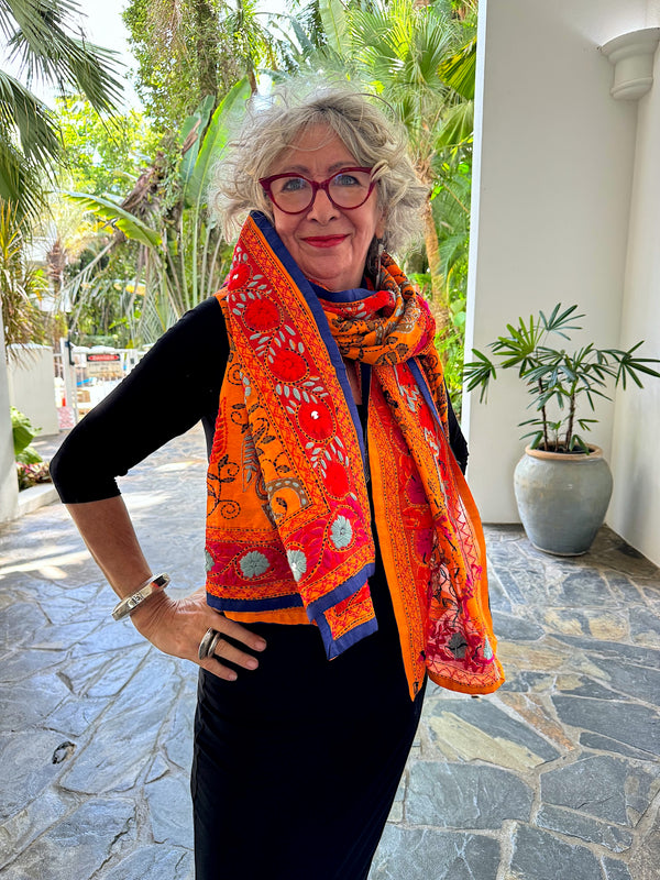 Long embroidered orange shawl - Pallu Design